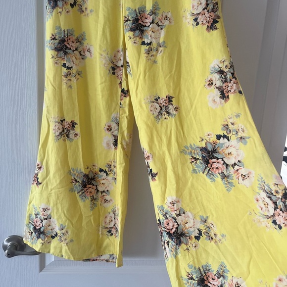 Anthropologie Feather Bone Talese Yellow Floral Cropped Flares Size 4 - Picture 9 of 12